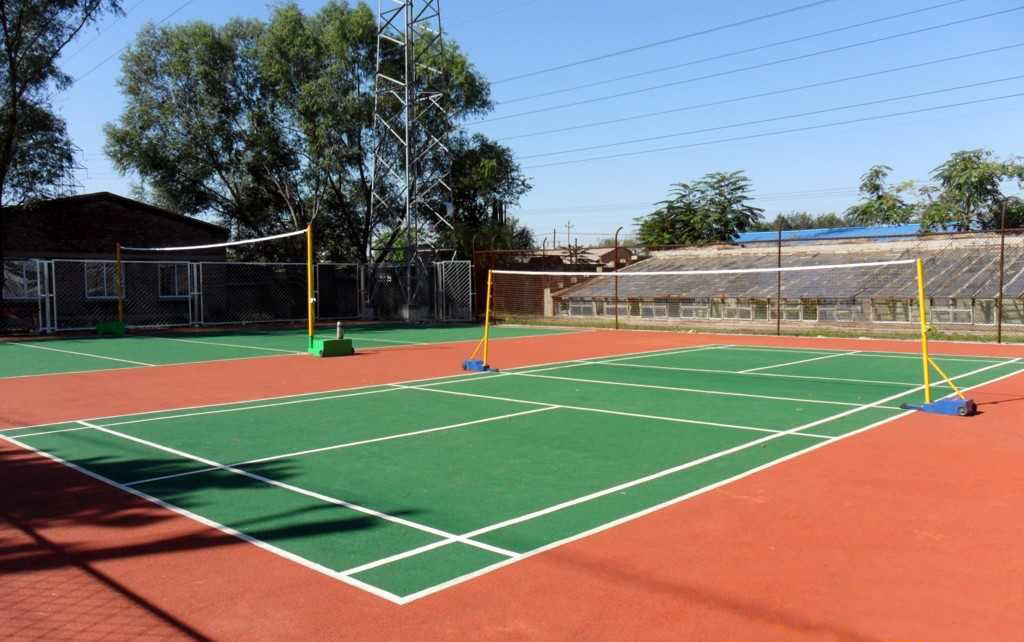 运动员足下守护“精灵”--硅pu球场