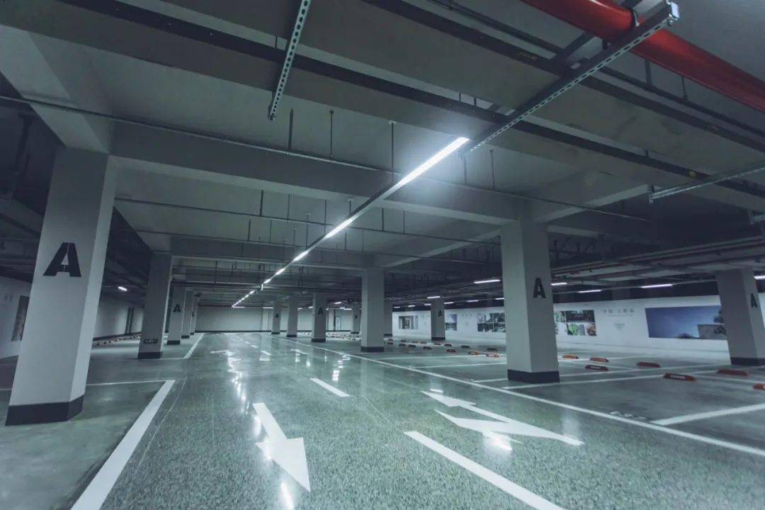 金刚砂耐磨地坪